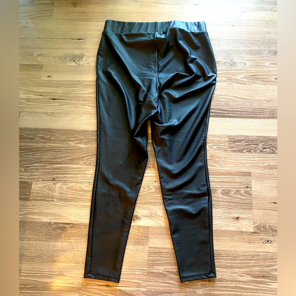 Ladies Torrid Skinny leg Pants